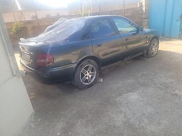 q7 audi: Audi A4: 1.9 l | 1996 il Sedan — 8