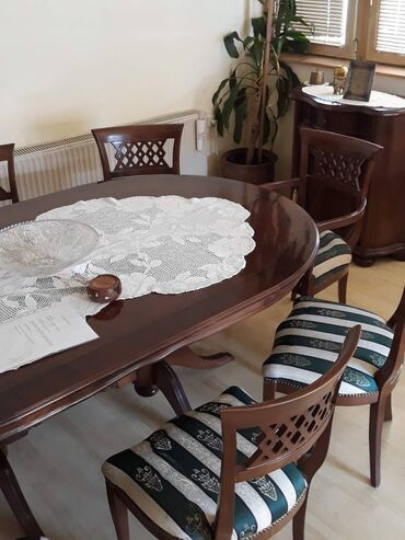 Stolovi: Prodajem trpezarijski sto proizvođača Dekor Kruševac, dimenzija — 1