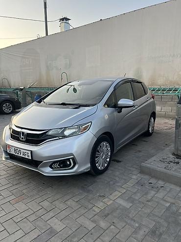 ender s: Honda Fit: 2018 г., 1.5 л, Механика, Бензин, Хэтчбэк — 2
