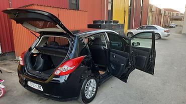 Nissan: Nissan Tiida: 1.5 l | 2011 il Hetçbek — 3