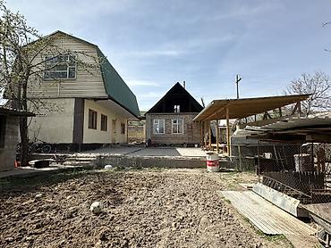 Продажа коттеджей и домов: Продаётся частный участок с двумя отдельными домами и хозяйственными — 4