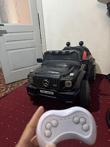 Детский электромобиль XBD-6688 (внедорожник) с пультом дистанционного