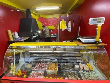 Mağazalar: Nərimanov metrosunun yaxınlığında yerləşən ümumi sahəsi 20 kv,m — 4