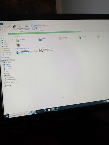 Monitori: Acer monitor je crne boje, elegantnog dizajna, pogodan za — 6