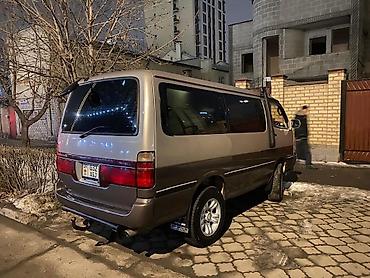 Toyota: Toyota Hiace: 1995 г., 3 л, Автомат, Дизель, Минивэн — 9