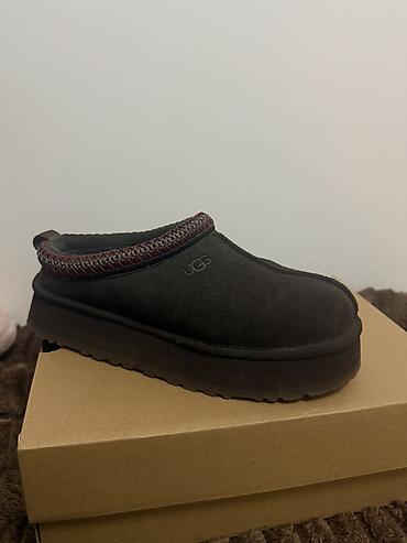 zenske papuce bershka: UGG Tazz papuče – tamno braon Broj 41 Uključena je originalna — 2