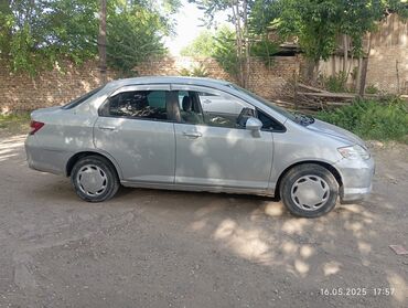 шпаклевка машина: Honda Fit Aria: 2002 г., 1.3 л, Вариатор, Бензин, Седан