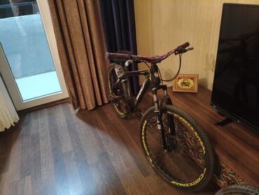 Şəhər velosipedləri: Tecili satilir diye bu qiymetedi 2 sinide 400 manat verene verecm 400 — 3