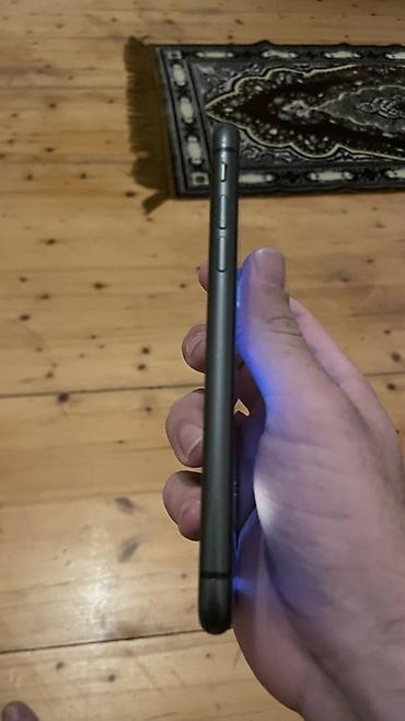 antik telefon: IPhone 11, Qara, Face ID — 6