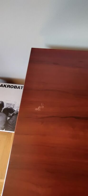 Komode: Na prodaju TV komoda u dosta dobrom stanju kao sa slika (osim dve — 9