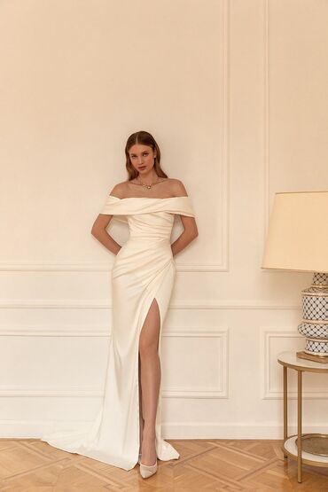 Свадебные платья и аксессуары: Свадебное платье от американского бренда Eva Lendel. Платье