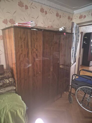 Qonaq otağı dəstləri: İşlənmiş, Servant, Dolab, Jurnal masası, Kredit yoxdur — 6