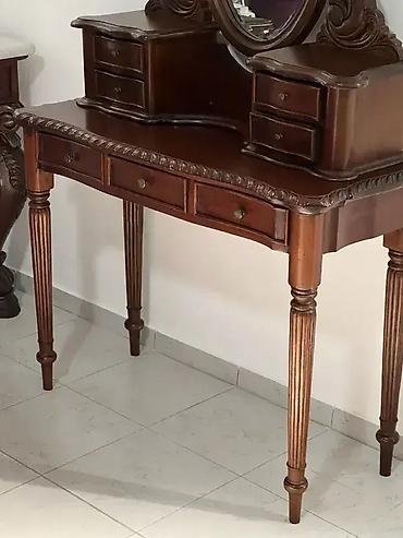 50cm: Toaletni sto / sminkernica Dobro stanje sirina 101 cm dubina 41.5 cm — 3