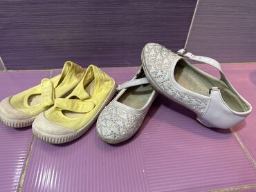 желтые туфли: Туфли и балетка на 4-5 лет цена каждой по 250 ( состояние ближе к