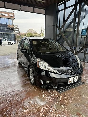 цены на машины в кыргызстане: Honda Fit: 2008 г., 1.5 л, Автомат, Бензин, Хэтчбэк — 3