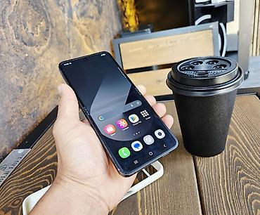 Техника и электроника: Samsung Galaxy Z Flip6, Б/у, 256 ГБ, цвет - Черный, 1 SIM, 2 SIM, eSIM — 1