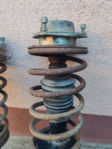 Auto delovi: Amortizer prednji levi, desni sa oprugom Lada 112. Polovno, ocuvano — 4