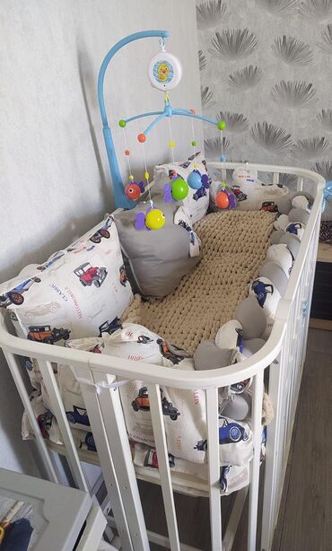 tek kravat gence: DilKravat+matras+yastıqlar+oyuncaq birlikde satilir ENDIRIM 130 azn