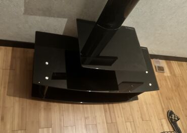 tv stand alçıpan: İşlənmiş, Düz TV altlığı, Polkalı, Şüşəli