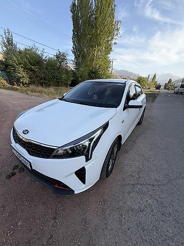 Kia Rio: 2021 г., 1.6 л, Автомат, Бензин, Седан