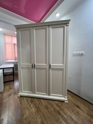 полка для овощей и фруктов: Шкаф для одежды, Прямой