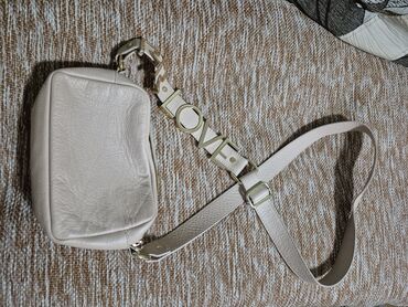 torba river island: Shoulder bag, Material: Leather