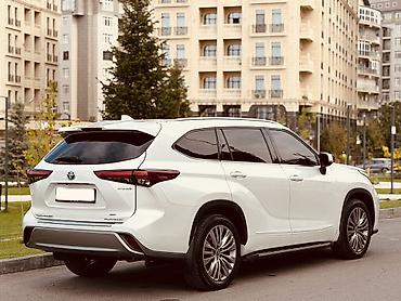 platinum: Toyota Highlander: 2022 г., 2.5 л, Автомат, Гибрид, Внедорожник — 2
