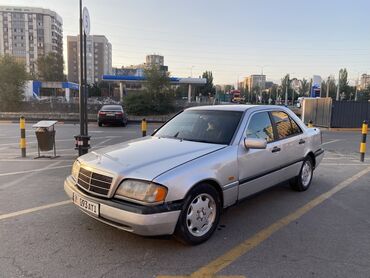 срочно в связи с переездом: Mercedes-Benz C-Class: 1997 г., 2 л, Автомат, Бензин, Седан