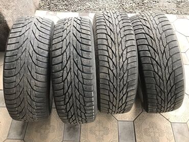 Шины: Шины 235 / 60 / R 18, Зима, Комплект, Корея, Kumho