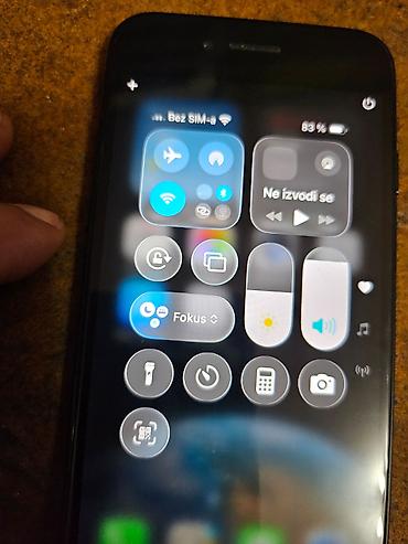 Apple iPhone: IPhone SE 2020 – 64 GB,84%Bhelta crna boja Telefon je polu ispravan — 10
