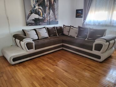 Ugaone garniture: Prodajem garnituru ocuvanu u perfektnom stanju.Dimenzije — 9
