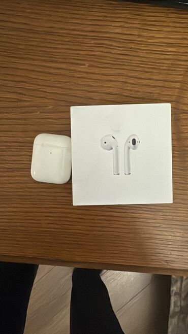 Qulaqlıqlar: Airpods 2 wireless. Tam original her sheyi ishdiyir.Magaza deil shexsi