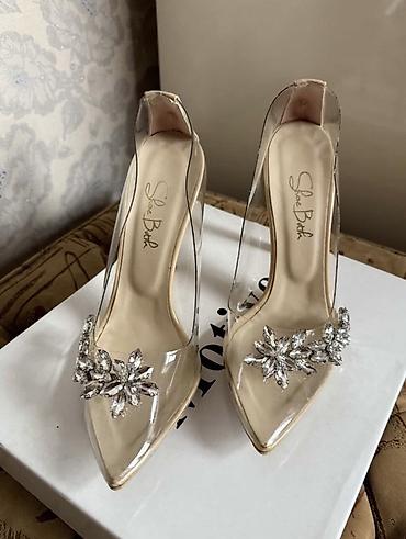 xonca bezekleri: Şəffaf stiletto ayaqqabı – bəzəkli - Model: Shoe Box brendi, şəffaf — 1