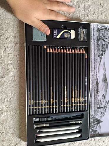 письменный стол купить: Набор для рисования NYONI — Drawing Pencil Set в металлическом пенале