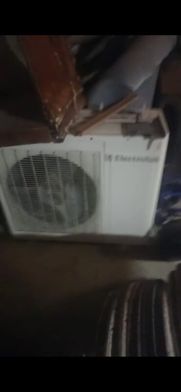 kondisanerlər: Electrolux split kondisioner sistemi - Marka: Electrolux - Tip: Divar
