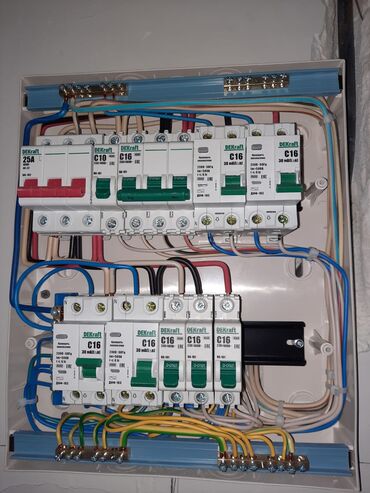 Электрики: Электрик | Монтаж выключателей, Перенос электроприборов, Установка распределительных коробок Больше 6 лет опыта — 27