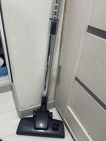 пылесос для оргтехники: Обычный пылесос Б/у Midea Тип пылесборника: Контейнер — 3