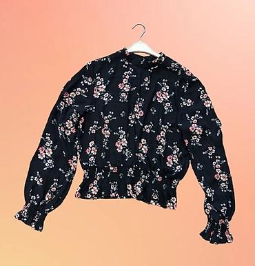 differente obuca: Ženska bluza sa cvetnim printom
38 vel — 1