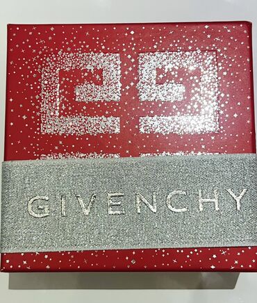dodaq dolgusu qiymetleri: Givenchy L’interdit. Yenidir. Hədiyyəlik dəstdi. 50 ml ətir + mat