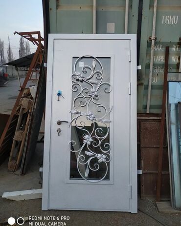 Двери для домов и квартир: Сохраним вашу безопасность и добавим стиль вашему дому! 🔒⚡ Наши — 12