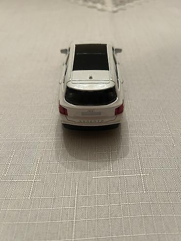 Oyuncaqlar: Miniatür KIA Sorento model maşın - Miqyas: təxmini 1:32–1:36 (kompakt — 6