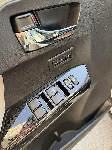 prius 2005: Toyota RAV4: 2018 г., 2.5 л, Автомат, Бензин, Кроссовер — 8