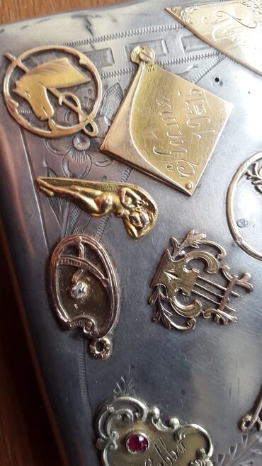 Digər əntiq əşyalar: Gůmůş 84 prob Carskiy probdu . Űstundekiler hammisi qizildi hardasa — 24