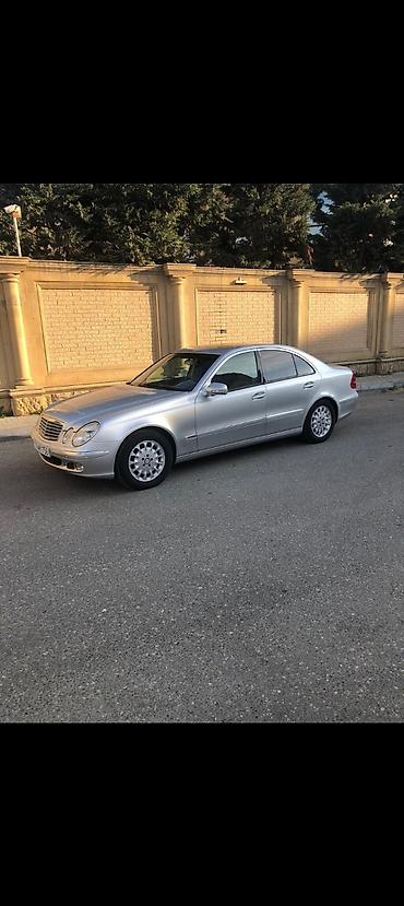 Mercedes-Benz: Mercedes-Benz E-Class: 2.4 l | 2002 il Sedan — 5