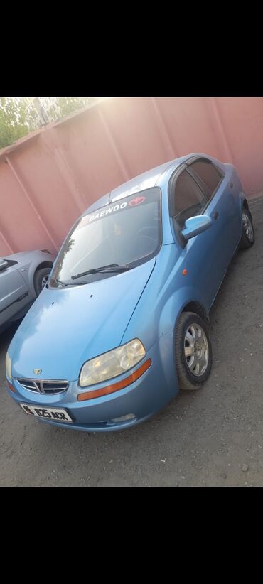 дом на калеса: Daewoo Kalos (седан), голубой цвет кузова. Основные особенности: -