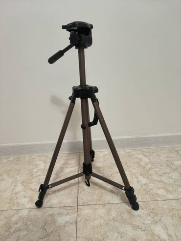 Fotokameralar: Nikon D3300 + 18-55mm obyektiv + Ştativ + Çantalar Tam işlək — 6