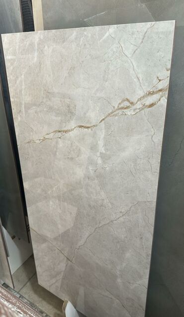 moydadir hamam ucun: Böyük ölçülü mərmər effektli keramika plitə - Rəng: açıq boz tonlar