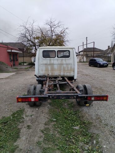 Yük maşınları: QAZ 2000 il, motor 2.4 l — 8