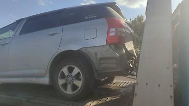 битую машину: Toyota WISH: 2003 г., 1.8 л, Универсал — 1