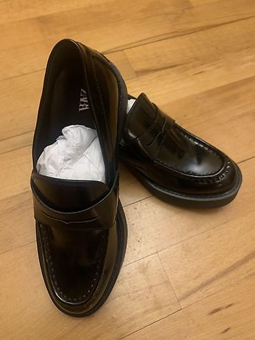 nabuk ayaqqabi: ZARA qadın loaferləri - Rəng: qara, parlaq finish - Model: penny — 7